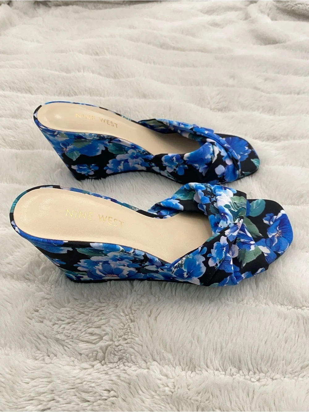 Nine West Blue Floral Knot Wedge Sandals Size 6.5